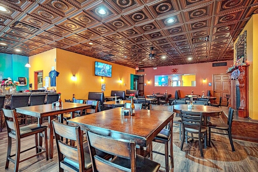 More Photos Of 8508-8510 N 30th St, Omaha Restaurant For Sale