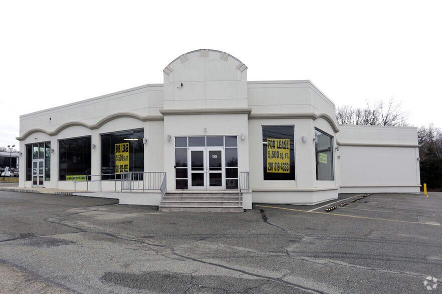 More Photos Of 400 Rte 17, Upper Saddle River Storefront For Lease