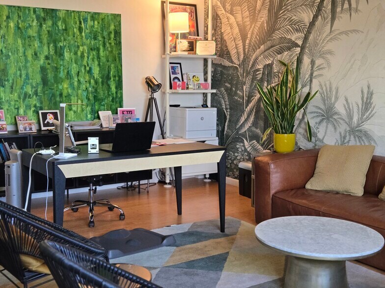 More Photos Of 2201 N Hollywood Way, Burbank Showroom For Lease