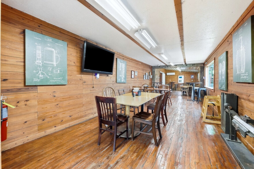 More Photos Of 100 S Old State Road 15, Leesburg Restaurant For Sale