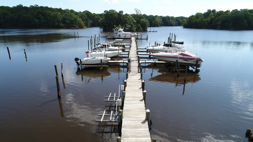 More Photos Of 7813 Leymar Rd, Glen Burnie Marina For Sale