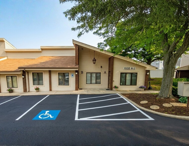 Primary Photo Of 1532 Pointer Ridge Dr, Bowie Office For Sale