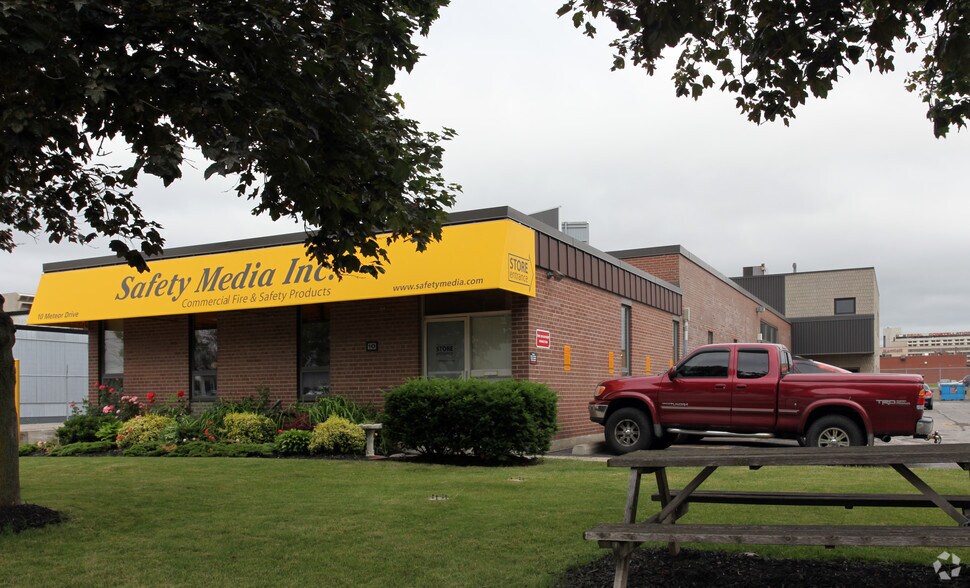 More Photos Of 10 Meteor Dr, Toronto Manufacturing For Sale