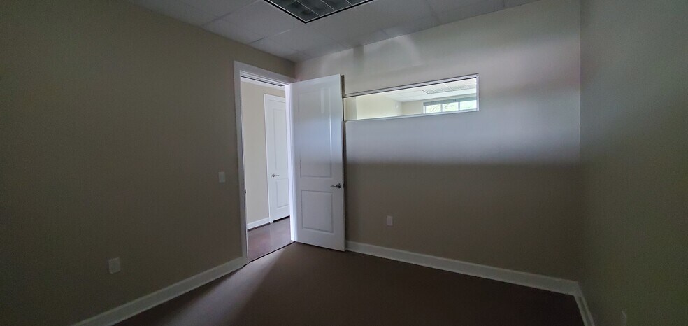 More Photos Of 16000 Park Ten Pl, Houston Medical For Sale