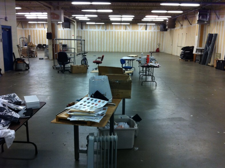 More Photos Of 1 Testa Pl, Norwalk Warehouse For Lease