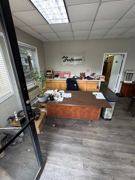 More Photos Of 1708 Austell Rd SE, Marietta Auto Repair For Sale