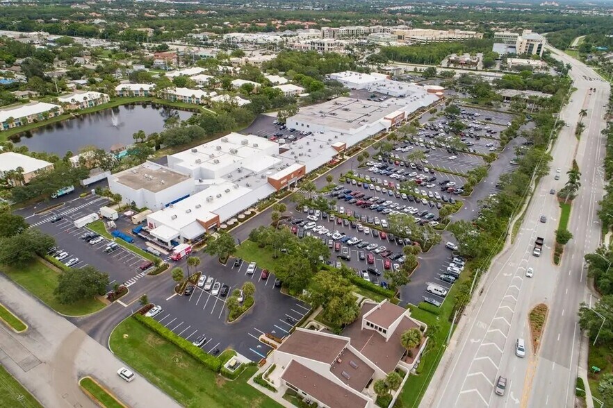 More Photos Of 871 Vanderbilt Beach Rd, Naples Storefront For Lease