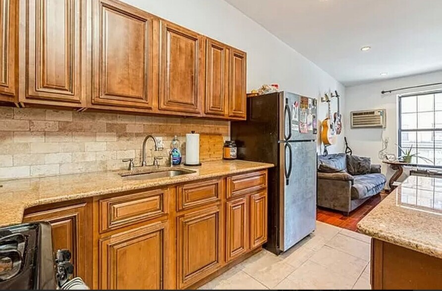 More Photos Of 587 3rd Ave, Brooklyn Flex For Sale