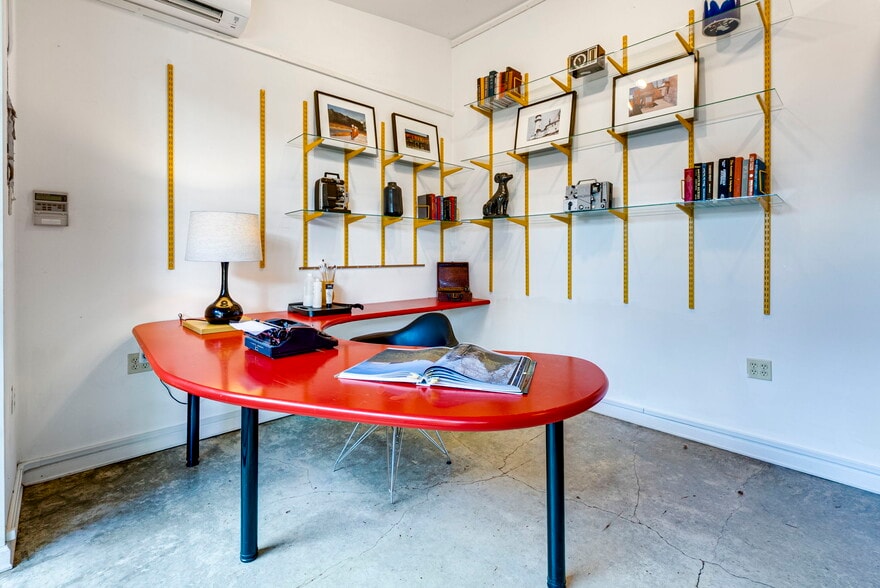 More Photos Of 1825 SE 7th Ave, Portland Loft Creative Space For Sale