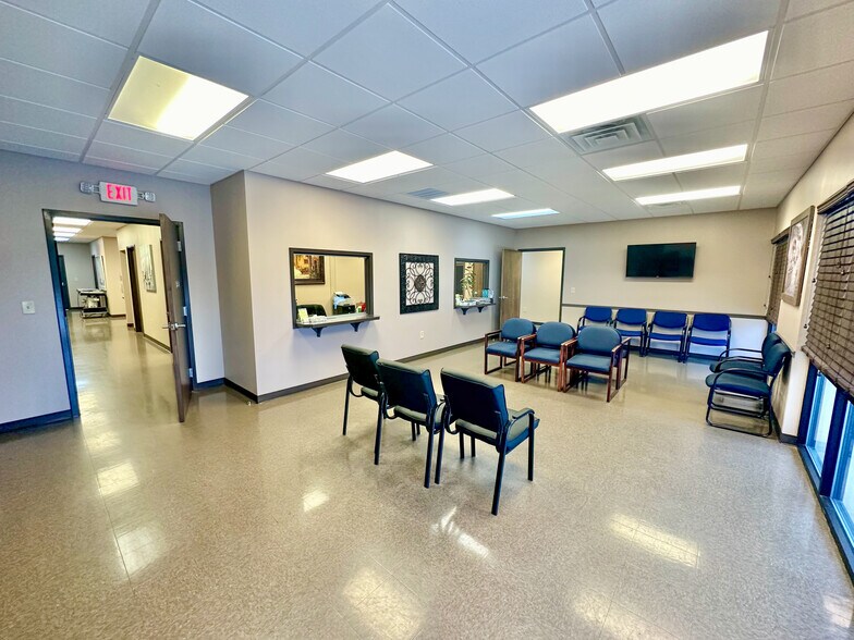 More Photos Of 142 Hampton Ct, Commerce Rehabilitation Center For Sale