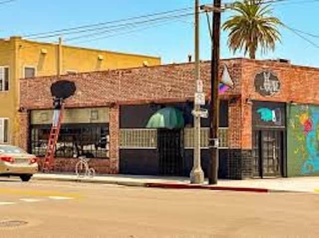 Primary Photo Of 1800 E Broadway, Long Beach Restaurant For Lease