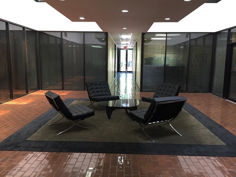 More Photos Of 13910 Champion Forest Dr, Houston Office For Lease