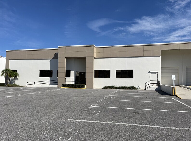 More Photos Of 2540-2550 118th Ave N, Saint Petersburg Warehouse For Lease