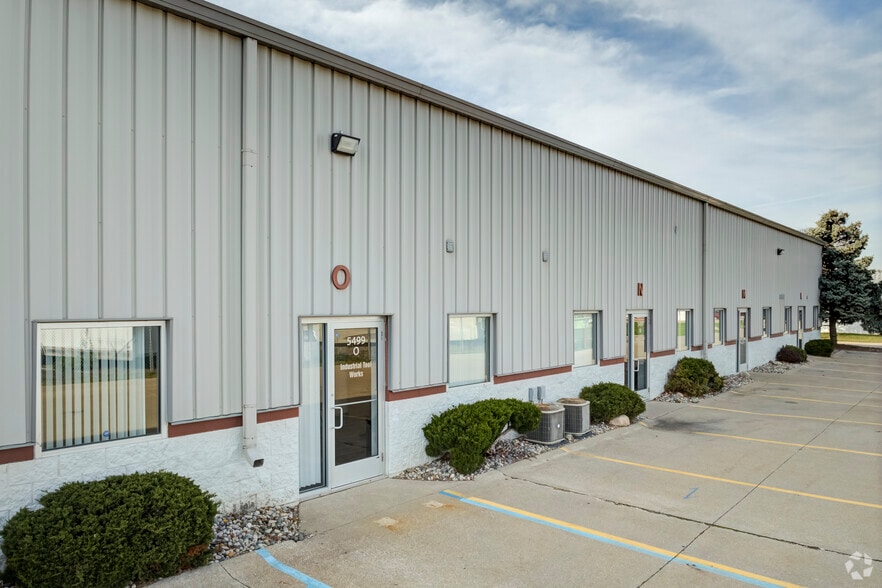More Photos Of 5499 Perry Dr, Waterford Warehouse For Lease