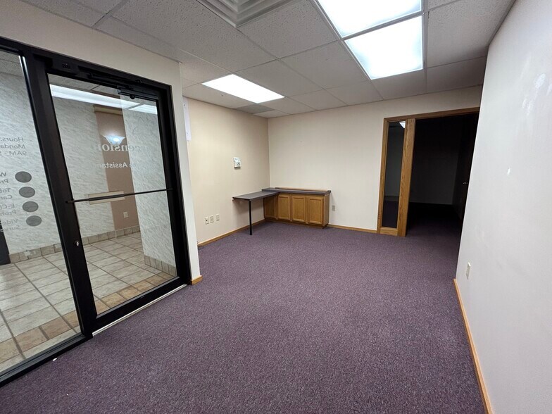 More Photos Of 1820 Post Rd, Plover Storefront Retail Office For Lease