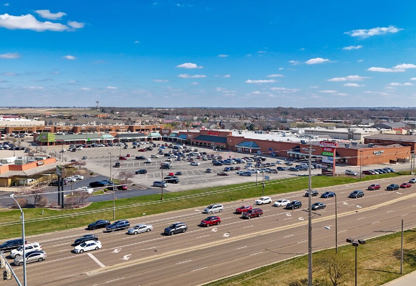 1701-1719 E Empire St  