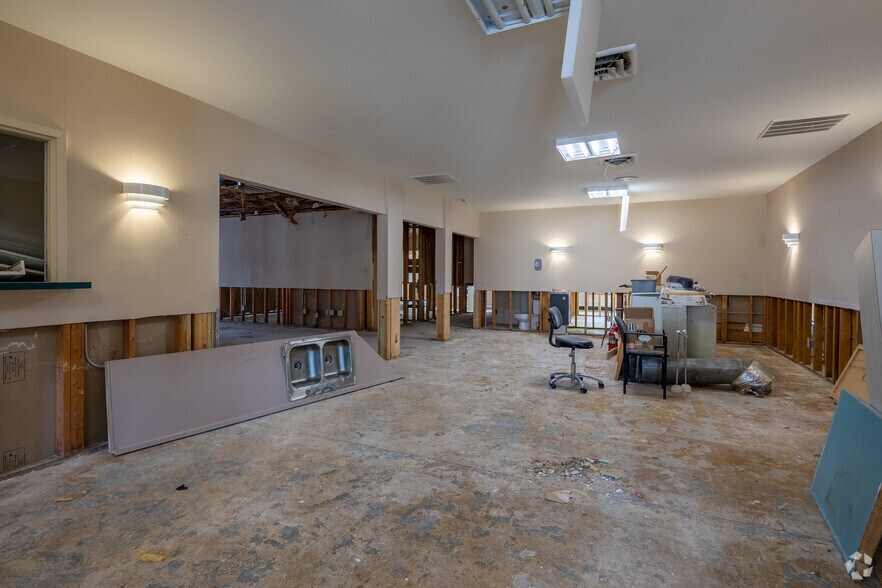 More Photos Of 6605 Stage Rd, Memphis Medical For Lease