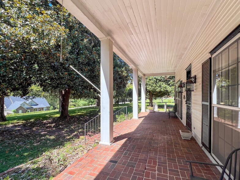 More Photos Of 219 Old Mill Rd, Winchester Office For Sale