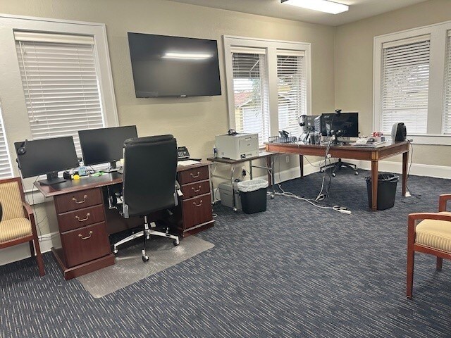 More Photos Of 5502 N Nebraska Ave, Tampa Office For Sale