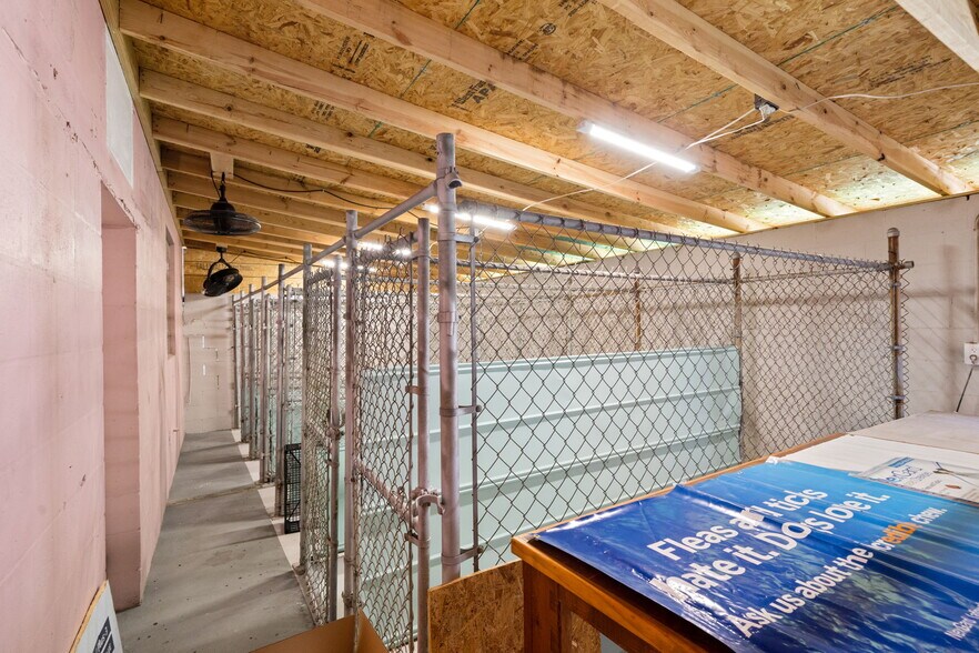 More Photos Of 6603 N Florida Ave, Tampa Veterinarian Kennel For Lease