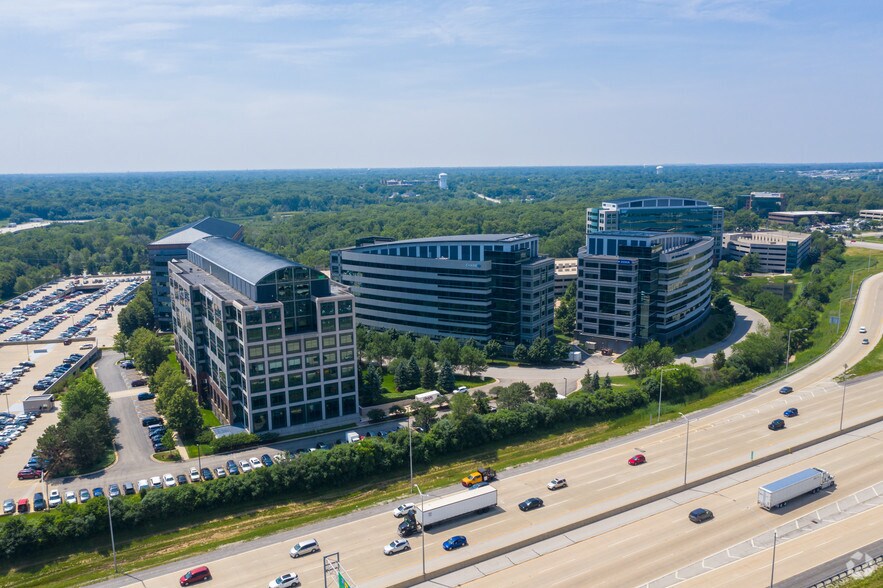 More Photos Of 3050 Highland Pky, Downers Grove Unknown For Lease