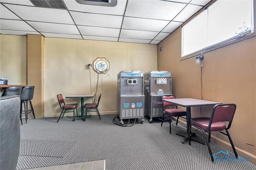 More Photos Of 11407 Corduroy Rd, Curtice Storefront For Sale
