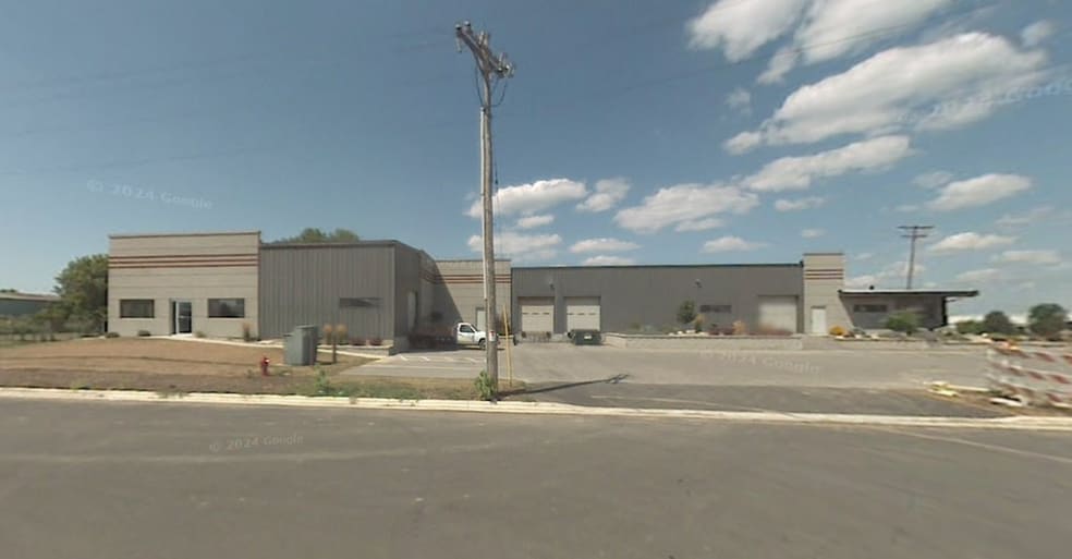 More Photos Of 6915 Raywood Rd, Monona Warehouse For Sale