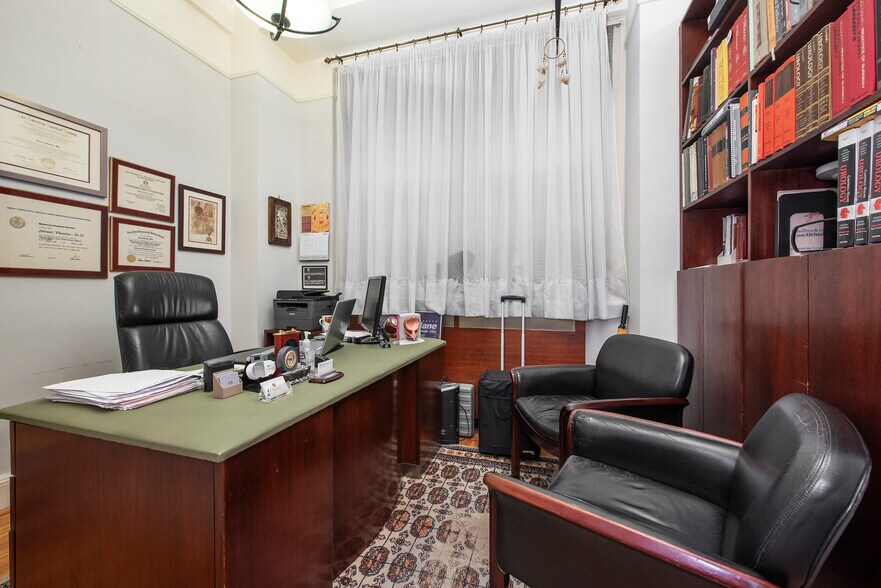 More Photos Of 205 E 78th St, New York Apartments For Sale