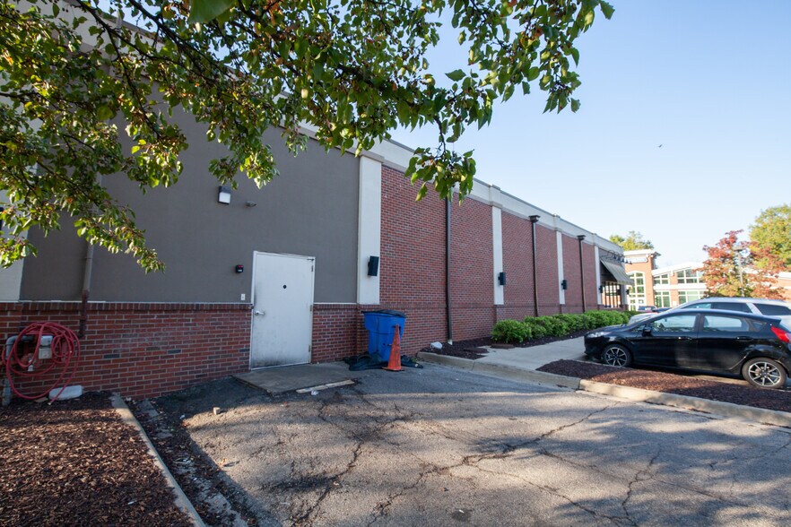 More Photos Of 5340 Jackson Rd, Ann Arbor Restaurant For Sale