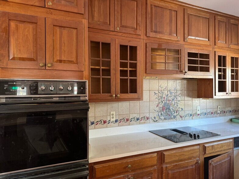 More Photos Of 199 Union St, Occoquan Storefront Retail Residential For Sale