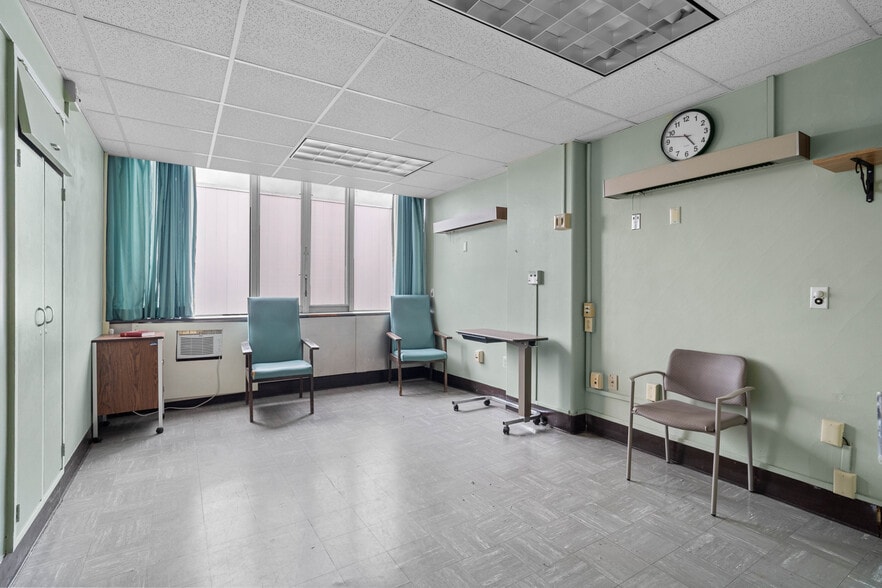 More Photos Of 94 Hospital St, Ridgway Specialty For Sale