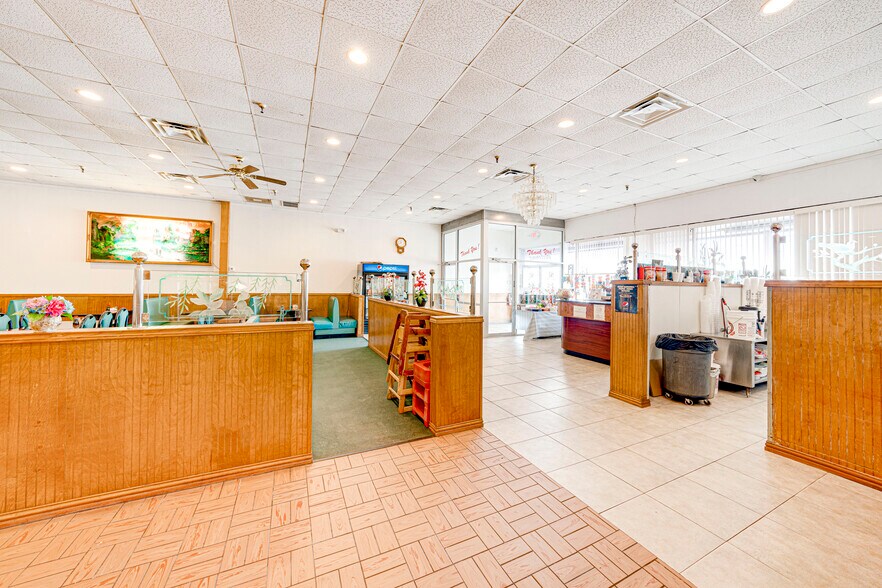 More Photos Of 1400 W Moore Ave, Terrell Restaurant For Sale