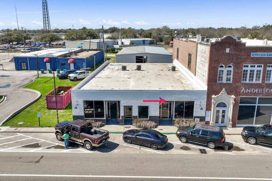 More Photos Of 1615 25th Ave, Gulfport Flex For Lease
