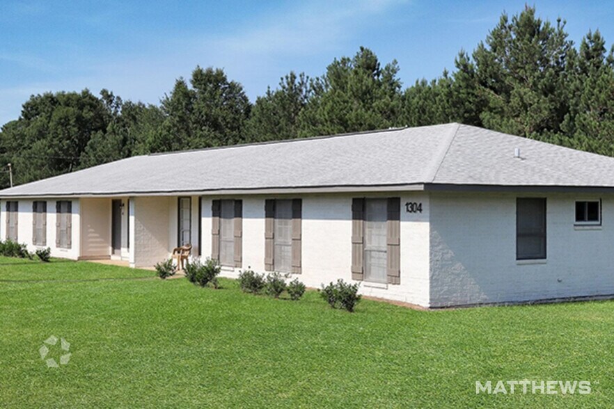 Primary Photo Of 1300 14th St, Mccomb Apartments For Sale