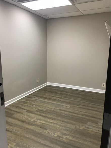 More Photos Of 907 Rivergate Pky, Goodlettsville Freestanding For Sale