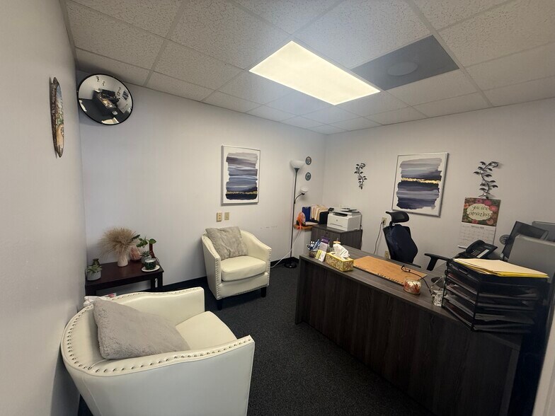 More Photos Of 1531 Tamiami Trl S, Venice Medical For Sale