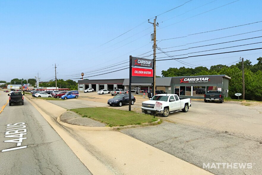 More Photos Of 996 Old Route 66, Saint Robert General Retail For Sale