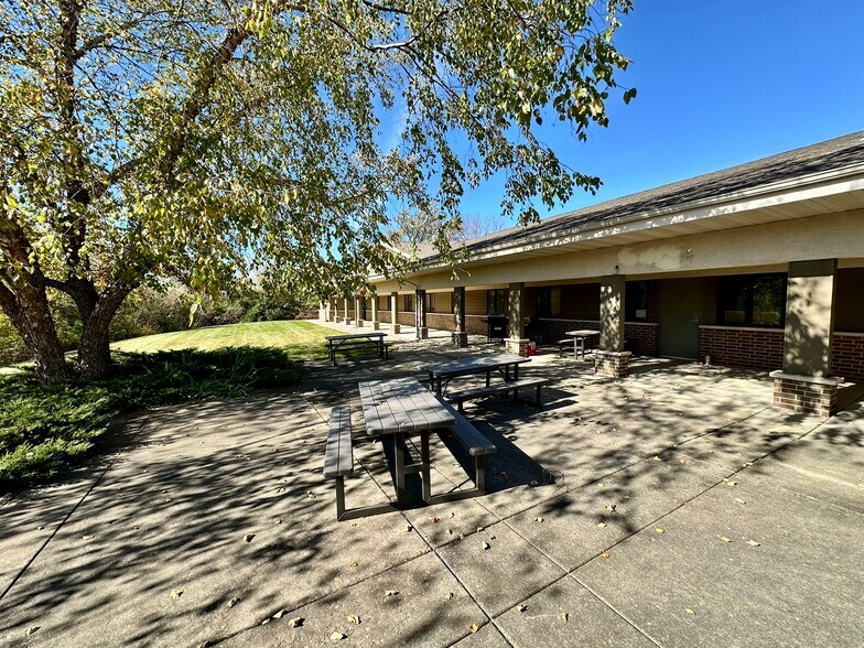 More Photos Of 2850 Dairy Dr, Madison Office For Lease