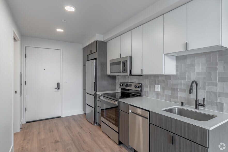 More Photos Of 208 N Samish Way, Bellingham Apartments For Lease