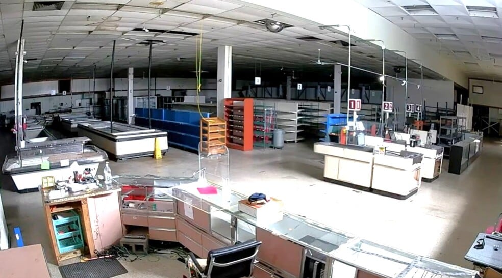 More Photos Of 4330 S Broadway, Saint Louis Freestanding For Sale