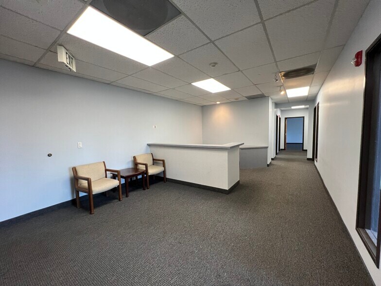 More Photos Of 8210-8236 S Holly St, Centennial Unknown For Lease