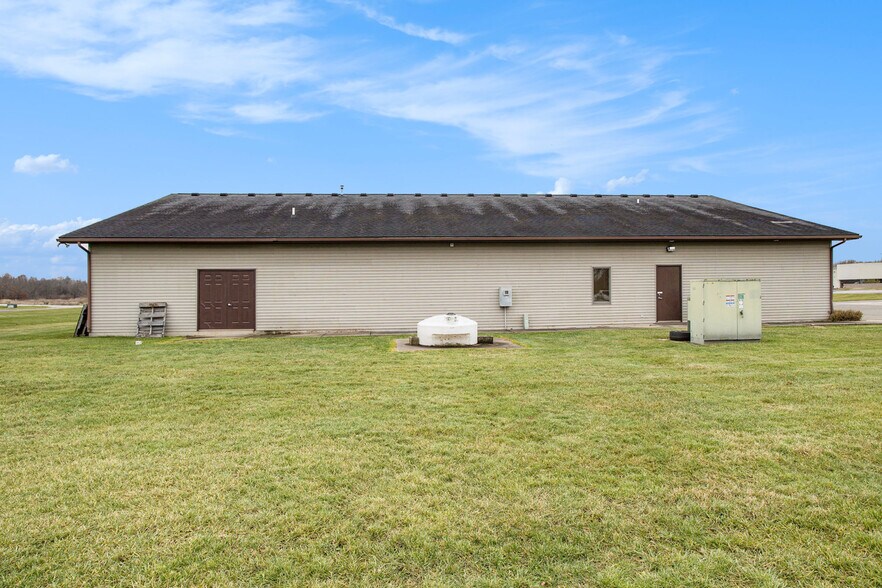 More Photos Of 1500 Kdf Dr, Three Rivers Office For Lease