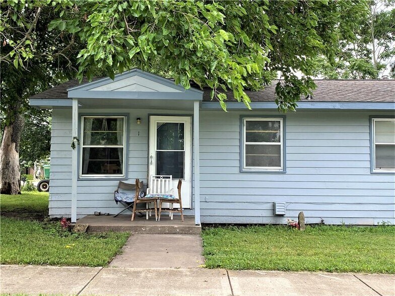 More Photos Of 204 W 5th St, Wellsville Apartments For Sale