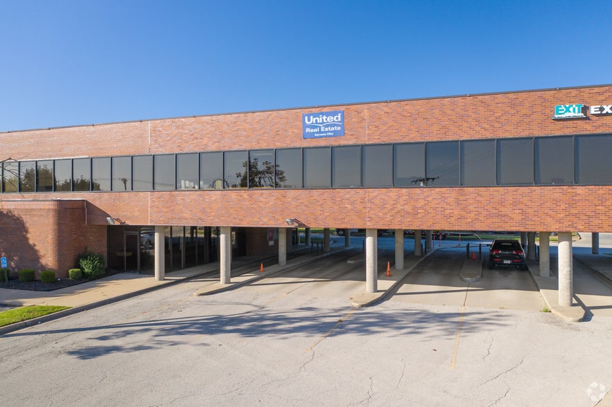 More Photos Of 8320 N Oak Tfwy, Kansas City Office For Lease