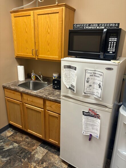 More Photos Of 29 S Lake St, Big Lake Office For Lease
