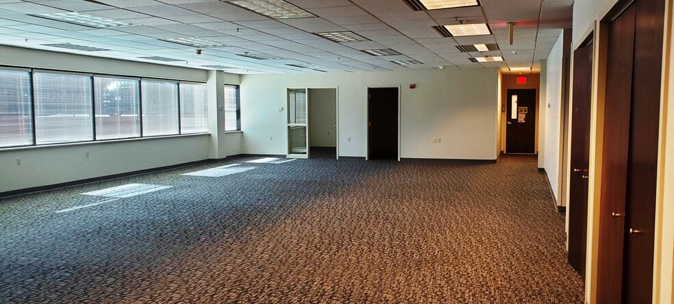 More Photos Of 1711-1715 Broadway, Saugus Loft Creative Space For Lease