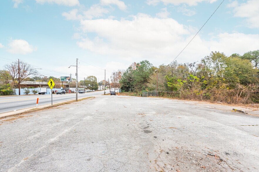 More Photos Of 2680 Martin Luther King Jr Dr SW, Atlanta Land For Sale