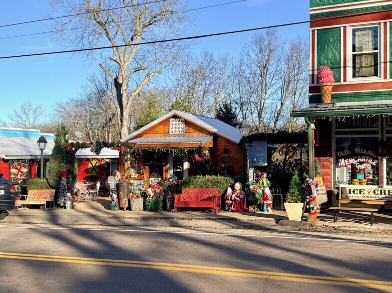 More Photos Of 219 MO-21, Caledonia Storefront Retail Residential For Sale