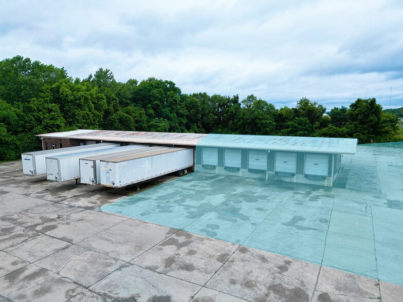 More Photos Of 3513 Camp Ground Rd, Louisville Truck Terminal For Lease