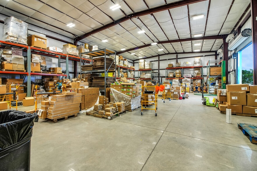 More Photos Of 1818 Greenleaf Ln, Leesburg Warehouse For Sale